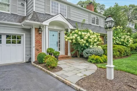 11 Dellwood Ave, Chatham, NJ 07928