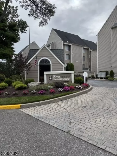 905 River Renaissance #905, East Rutherford, NJ 07073