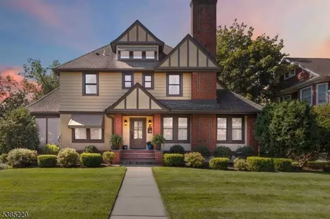 55 Georgian Rd, Morristown, NJ 07960