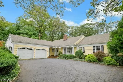 97 Skyline Dr, Morristown, NJ 07960
