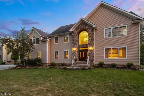 711 Park Rd, Morris Plains, NJ 07950