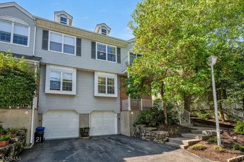 23 Hickory Way, Mount Arlington, NJ 07856