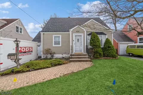 429 Elmwood Ter, Linden, NJ 07036