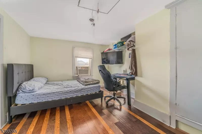 Bedroom - 100 State Route 12, Flemington, NJ 08822 photo 2 of 4