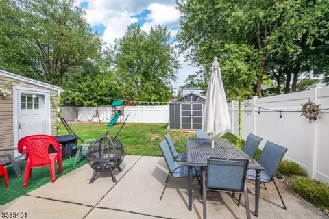 90 Burnside Pl, Haskell, NJ 07420 photo 20