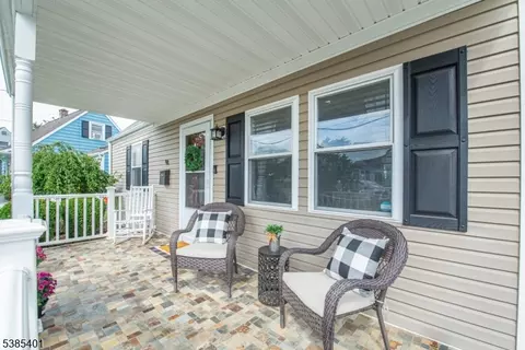 90 Burnside Pl, Haskell, NJ 07420 photo 3