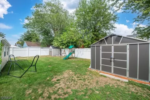 90 Burnside Pl, Haskell, NJ 07420 photo 21