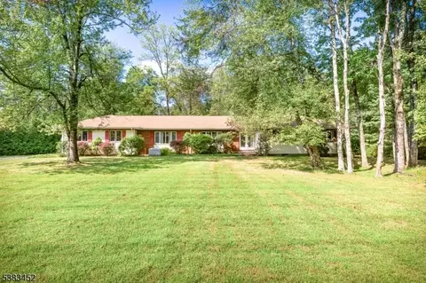 24 Old Forge Dr, Warren, NJ 07059