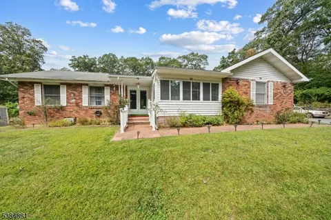 1 Rockridge Ter, Dover, NJ 07801