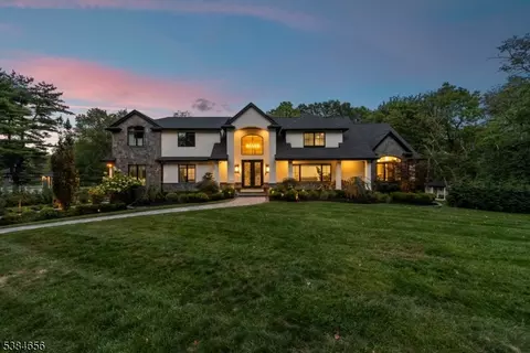 29 Old Chestnut Ridge Rd, Montvale, NJ 07645