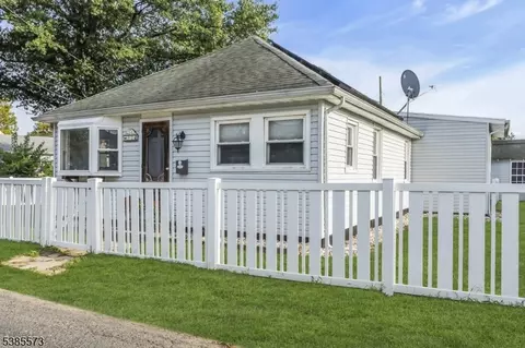 32 Moran Pl, Keansburg, NJ 07734