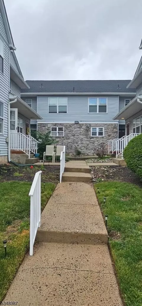 316 Ventnor Ct #316, Piscataway, NJ 08854