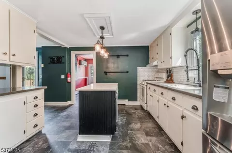 138 E Prospect St, Hackettstown, NJ 07840 photo 4
