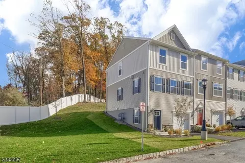 1 Beirne Ln, Wharton, NJ 07885