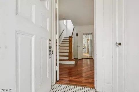 98 Midland Blvd, Maplewood, NJ 07040