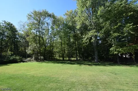 633 Plainfield Ave, Berkeley Heights, NJ 07922 photo 4