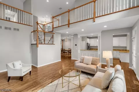 12 Hadley Ct, Basking Ridge, NJ 07920