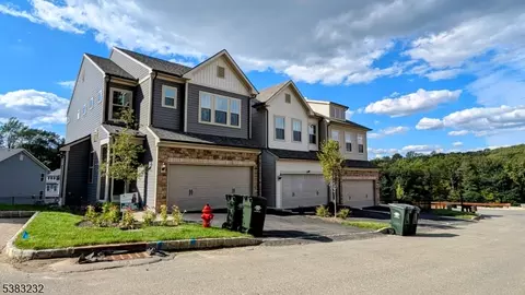 4 General Winds Way, Denville, NJ 07834