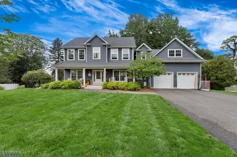 23 Perrin Dr, Wayne, NJ 07470