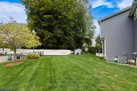 23 Perrin Dr, Wayne, NJ 07470 photo 9