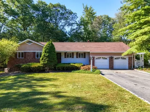 61 Douglas Dr, Towaco, NJ 07082