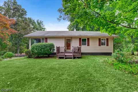 30 Lounsberry Hollow Rd, Sussex, NJ 07461