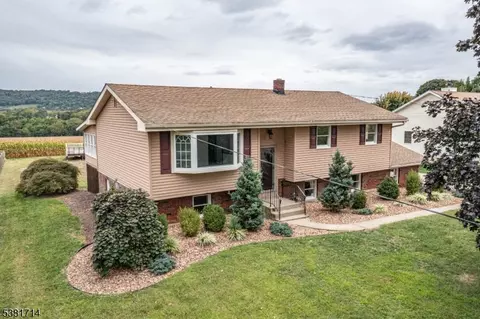 21 Stewartsville Rd, Franklin Twp, NJ 08886
