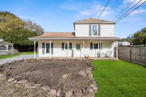 107 Readington Rd, Whitehouse Station, NJ 08889
