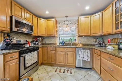 45 Maplewood Ave, Wayne, NJ 07470 photo 7