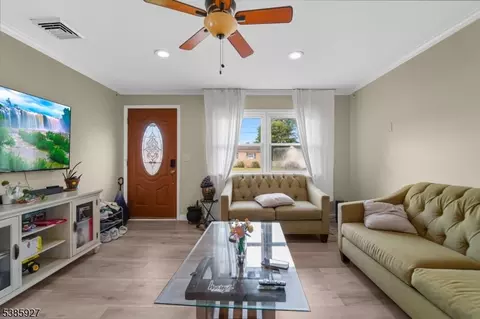 122 3rd St, Middlesex, NJ 08846 photo 3