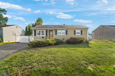 122 3rd St, Middlesex, NJ 08846