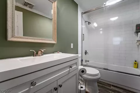 Bath - 122 3rd St, Middlesex, NJ 08846 photo 2 of 2