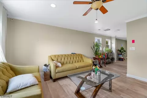 122 3rd St, Middlesex, NJ 08846 photo 4