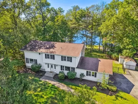 23 Meadowbrook Rd, Randolph, NJ 07869