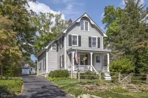 38 Fairmount Rd E, Tewksbury Twp, NJ 07830