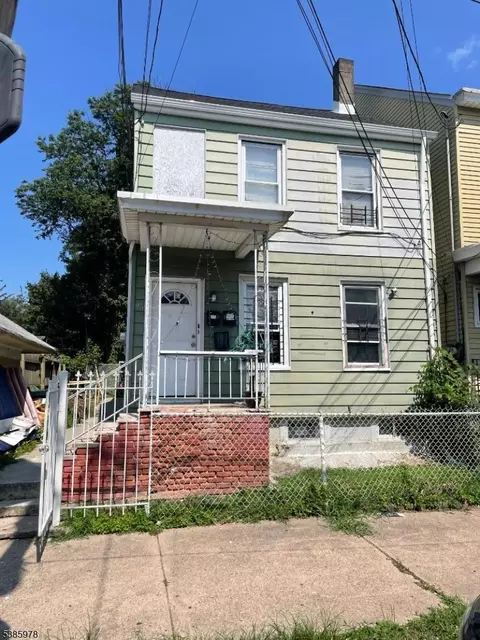 93 N 10th St, Paterson, NJ 07522