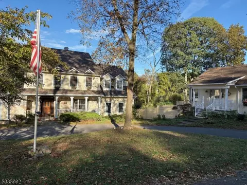 72 Bissell Rd, Lebanon, NJ 08833