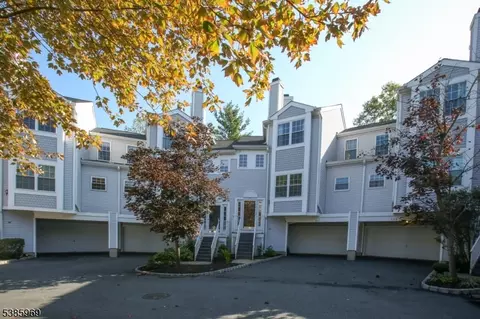 304 Beaverbrook Ter, Whippany, NJ 07981