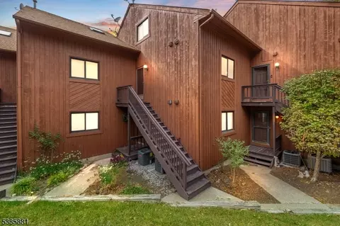4 Attitash Dr UNIT 6, Vernon, NJ 07462