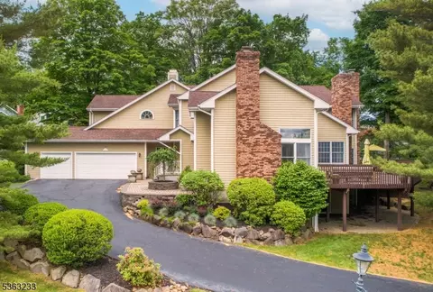 21 Stafford Ln, Bedminster, NJ 07921