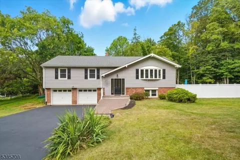 36 Tyler St, Sparta, NJ 07871