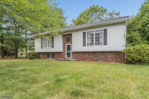 208 Hancock Ave, Bridgewater, NJ 08807