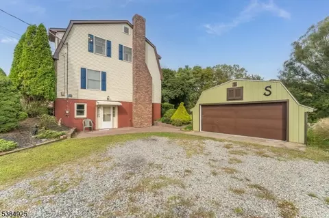 215 Stamets Rd, Milford, NJ 08848