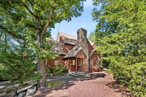 69 Cedar Lk E, Denville, NJ 07834
