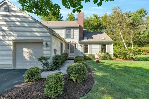 92 Commonwealth Dr, Basking Ridge, NJ 07920