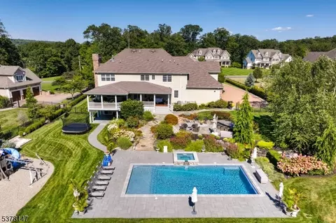 17 Conklin Ln, Warren, NJ 07059