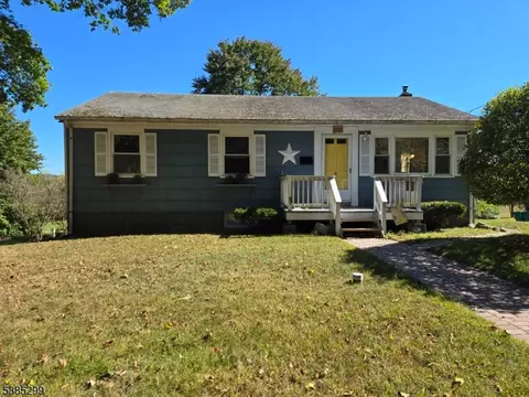 10 Ley Pl, Sussex, NJ 07461