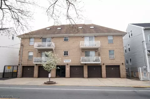 272-276 Walnut St #4B, Newark, NJ 07105