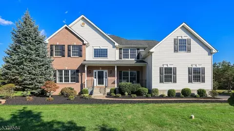 2 Steeple Dr, Hillsborough, NJ 08844