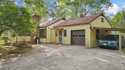 963 Edgewood Dr, Newton, NJ 07860